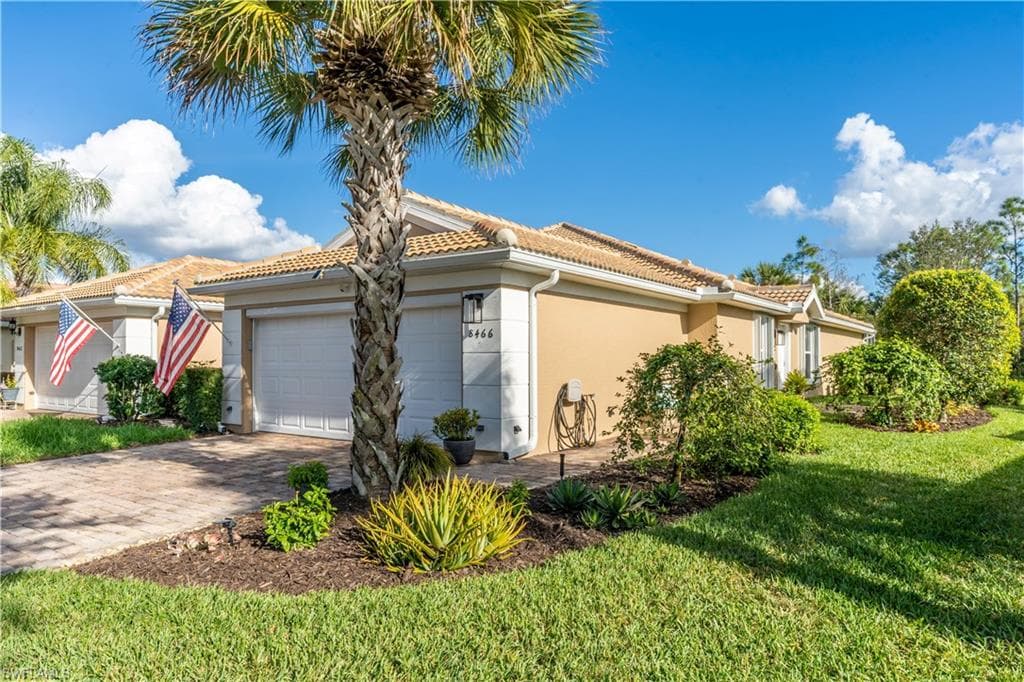 8466 Karina CT NAPLES, FL 34114