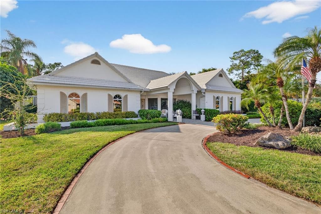 129 Edgemere WAY S NAPLES, FL 34105