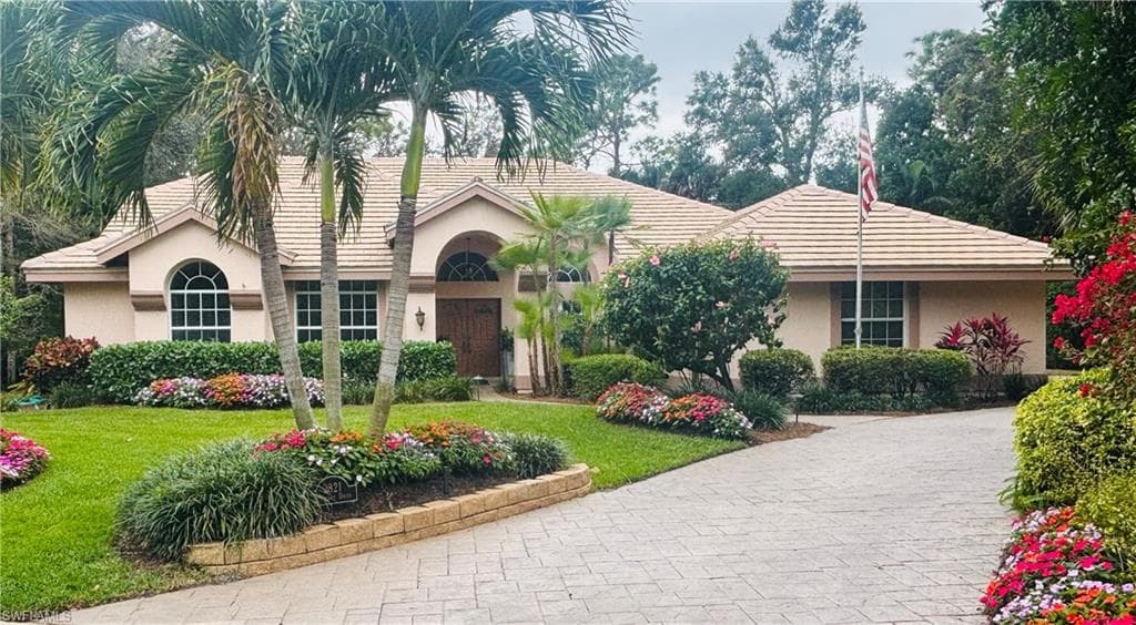 3821 Woodlake DR BONITA SPRINGS, FL 34134