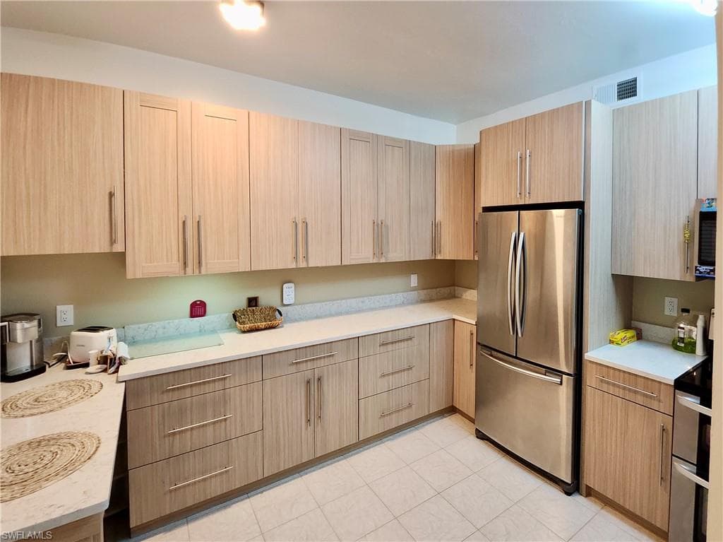 1308 Mainsail DR 911 NAPLES, FL 34114