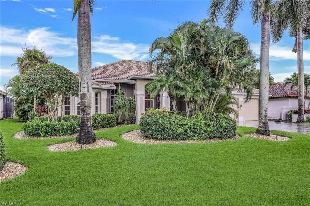 18025 Greenwood DR NAPLES, FL 34114