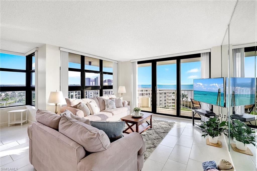 260 Seaview CT 906 MARCO ISLAND, FL 34145