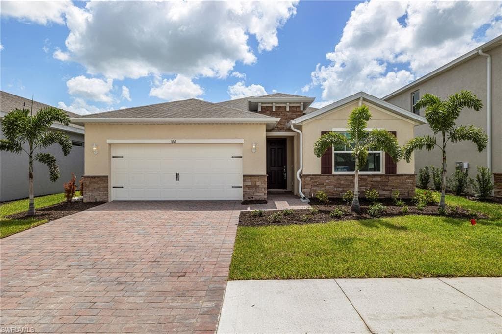 560 Spring Hill Lake LOOP CAPE CORAL, FL 33993