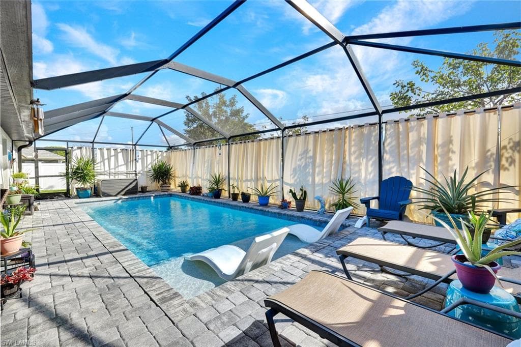 306 SW 28th TER CAPE CORAL, FL 33914