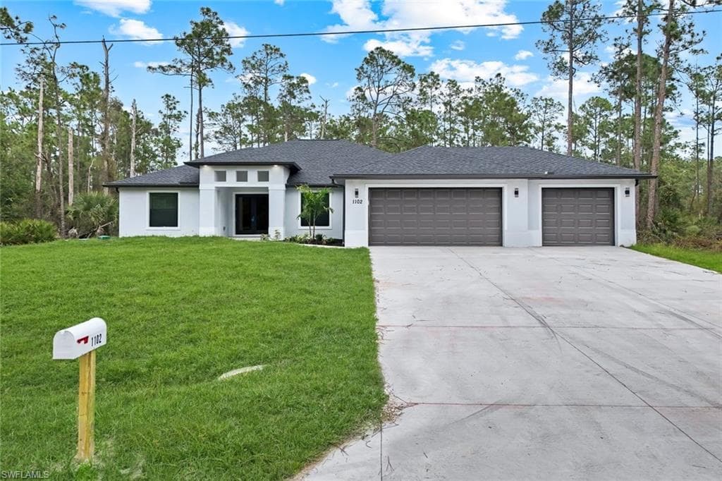 1213 Magnolia AVE LEHIGH ACRES, FL 33972