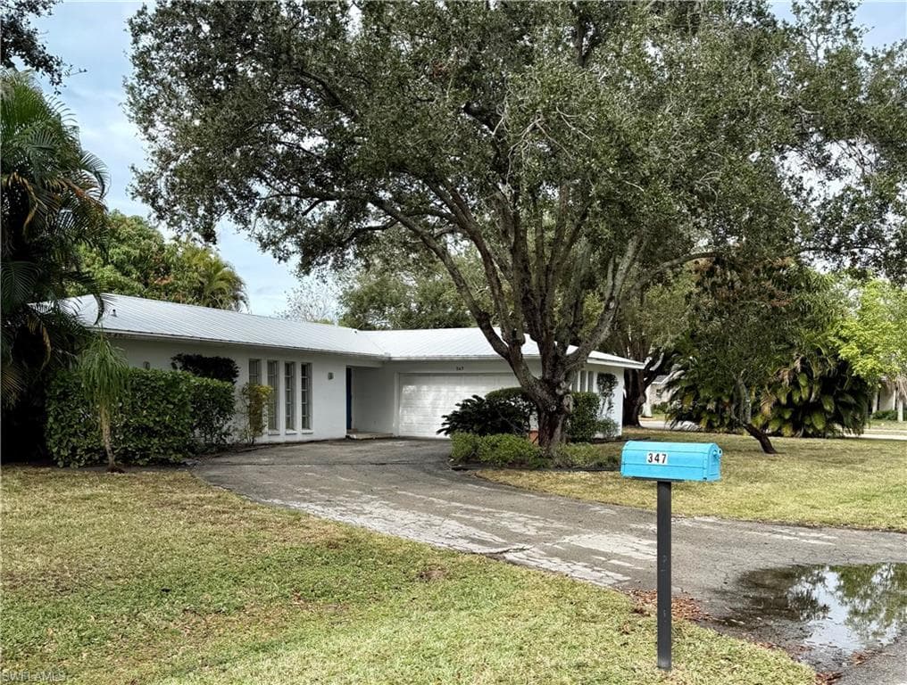 347 Burning Tree NAPLES, FL 34105