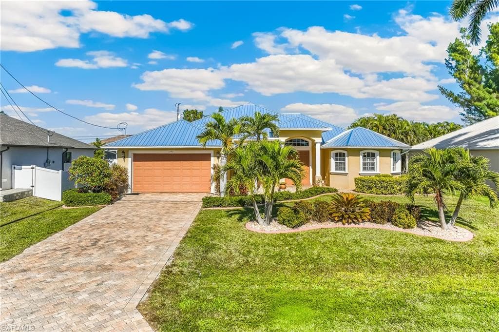 2633 SW 32nd LN CAPE CORAL, FL 33914