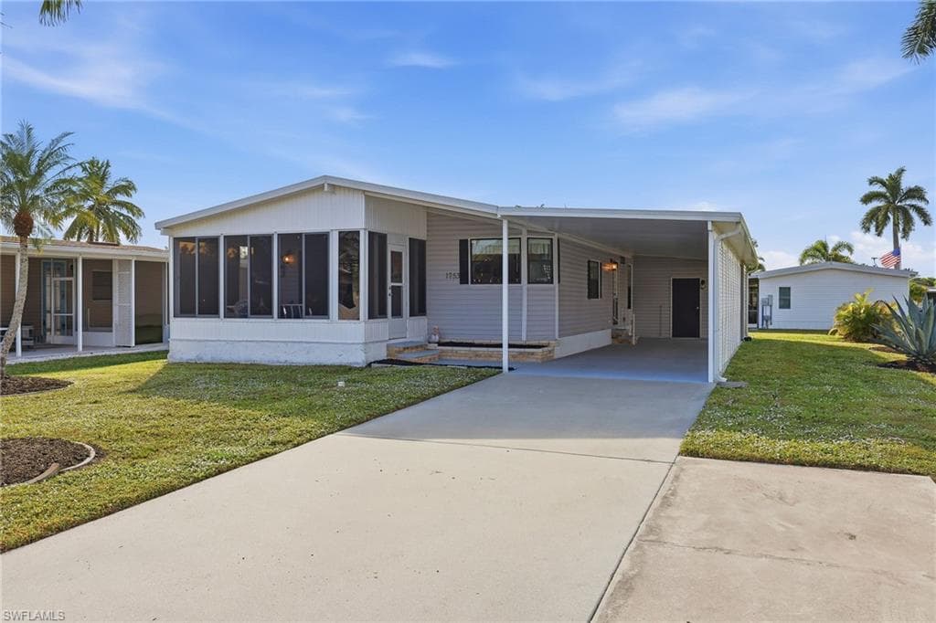 1753 Beverly DR NAPLES, FL 34114