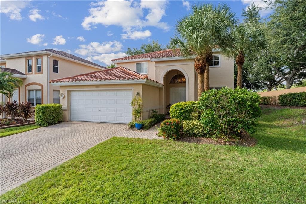 9475 Silver Pine LOOP FORT MYERS, FL 33967