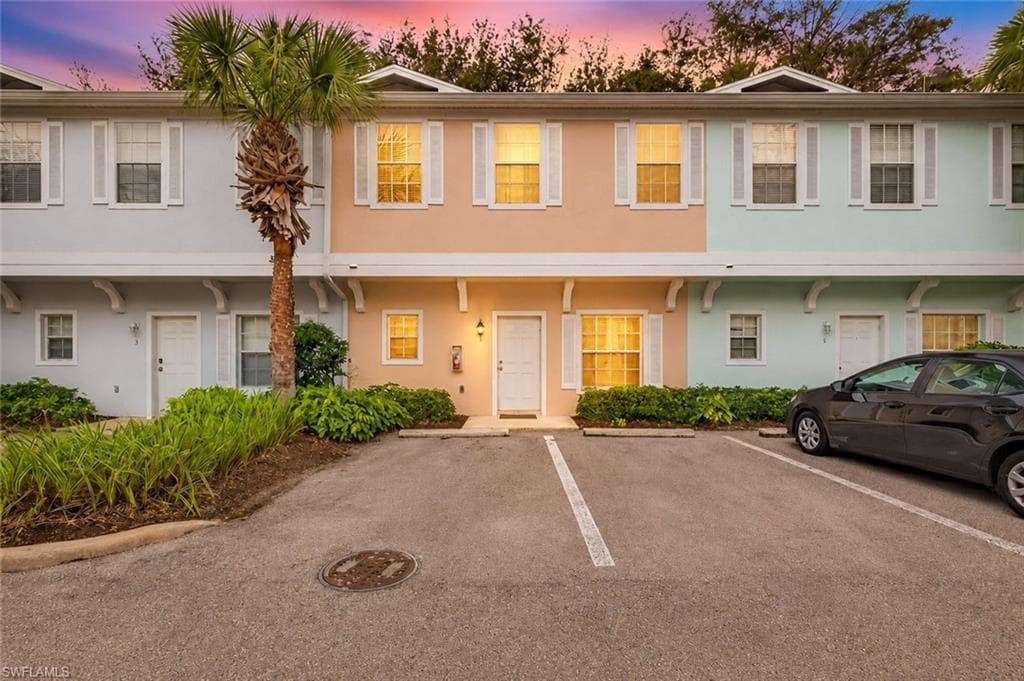 3258 Tamara DR 2 NAPLES, FL 34109
