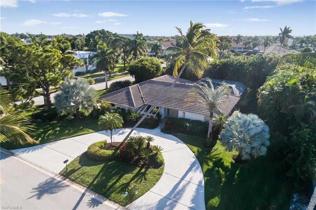 748 Willowhead DR NAPLES, FL 34103