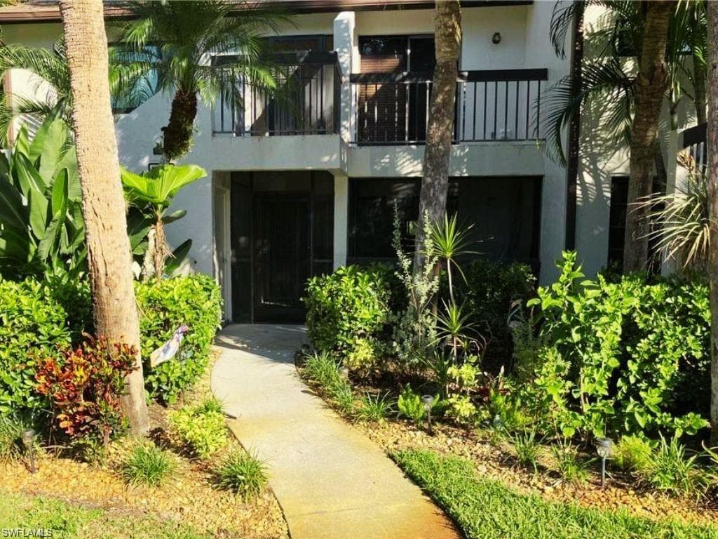 1826 Kings Lake BLVD 7-101 NAPLES, FL 34112