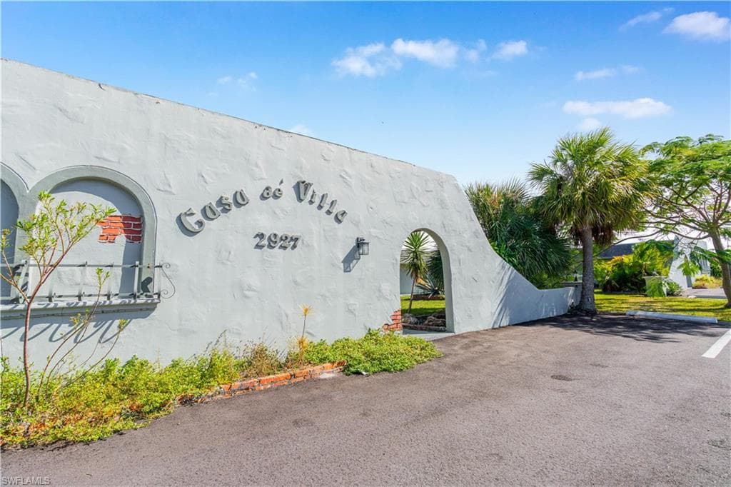 2927 SE 15th PL 1 CAPE CORAL, FL 33904