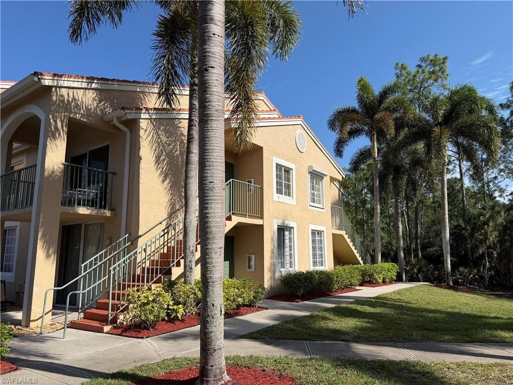 1260 Wildwood Lakes BLVD 208 NAPLES, FL 34104