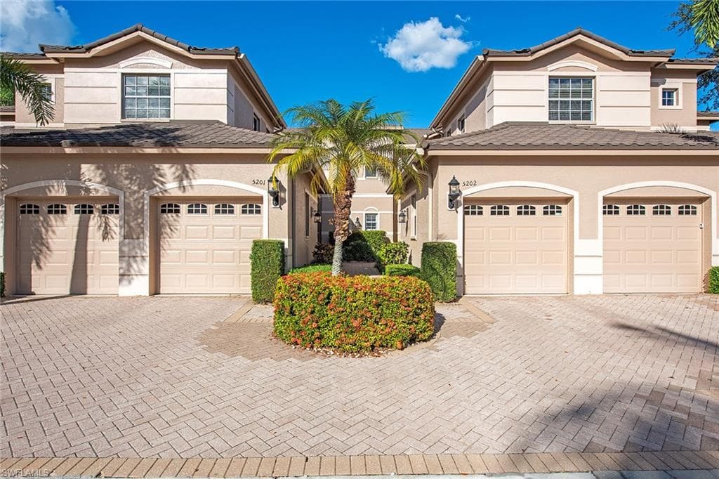 745 Regency Reserve CIR 5202 NAPLES, FL 34119