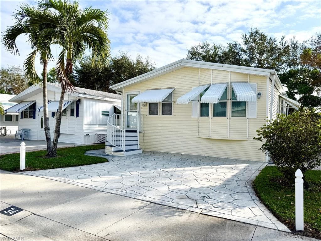 34 Bass LN 34 NAPLES, FL 34114