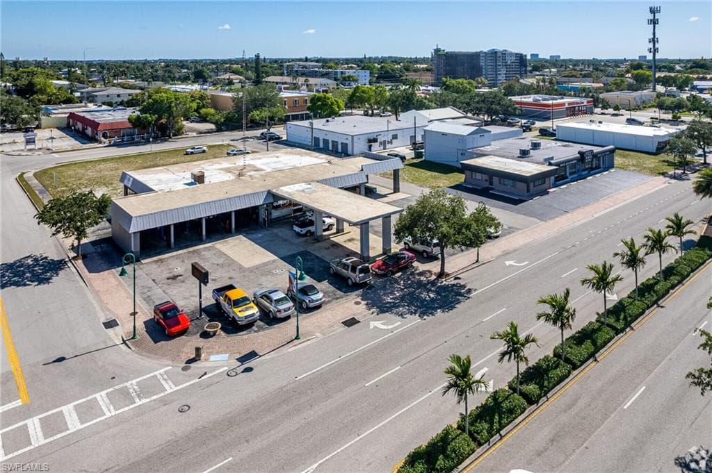 876 Cape Coral PKWY E CAPE CORAL, FL 33904