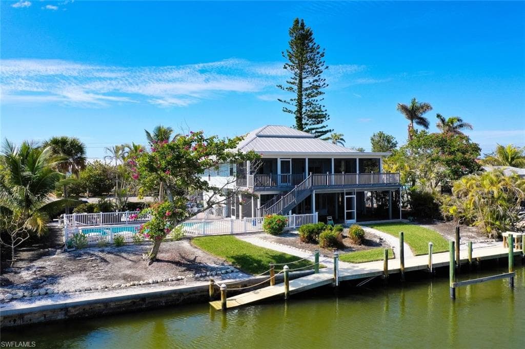 926 Lindgren BLVD SANIBEL, FL 33957