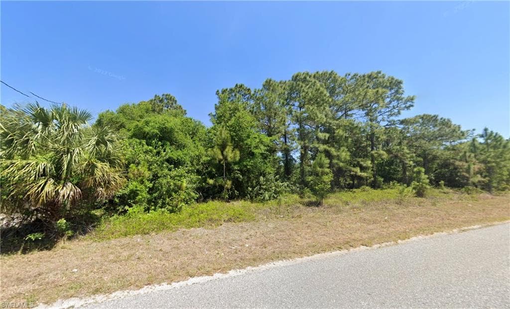 613/615 Meadow RD LEHIGH ACRES, FL 33973