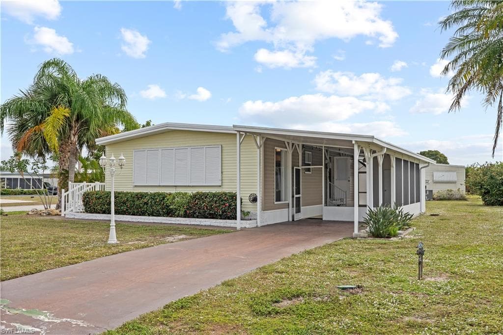 17 Saint Raphael DR NAPLES, FL 34112