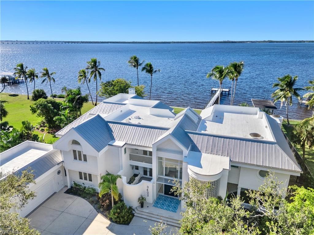3402 W Riverside DR FORT MYERS, FL 33901