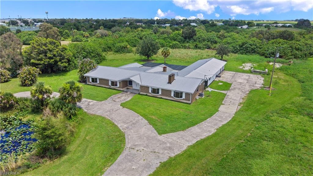 1085 West AVE MOORE HAVEN, FL 33471