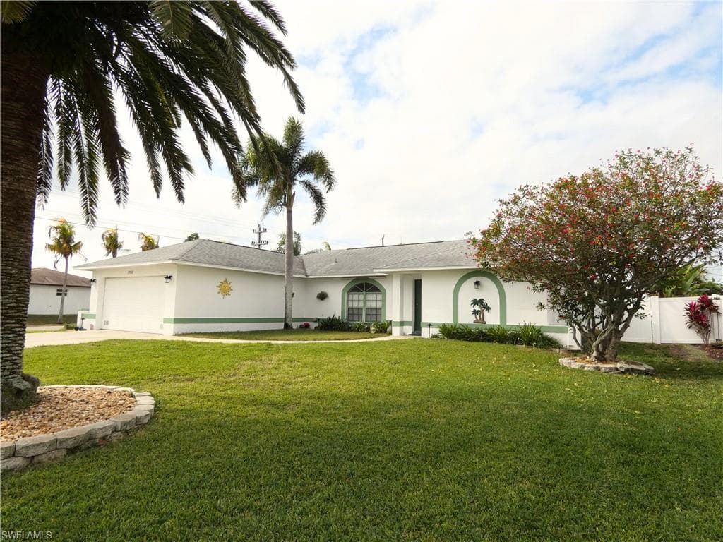 3930 SW 1st AVE CAPE CORAL, FL 33914
