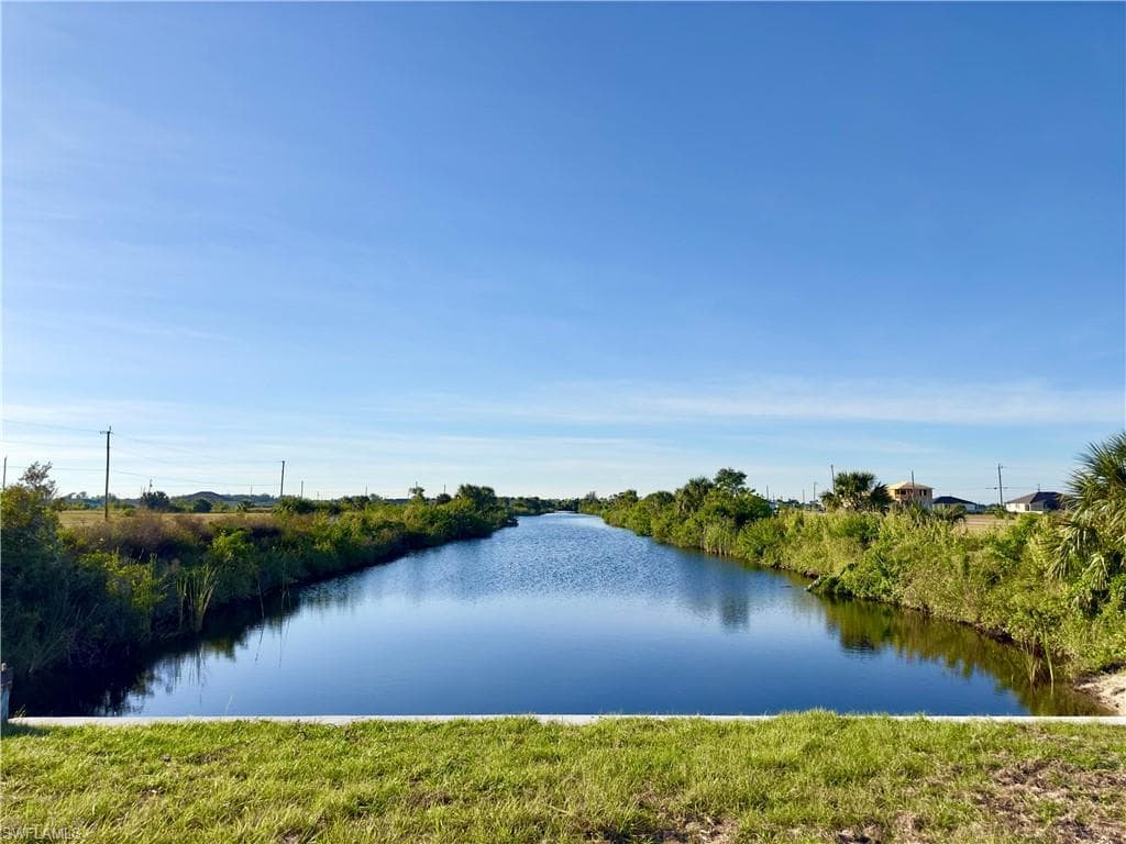 3936 40th TER CAPE CORAL, FL 33993