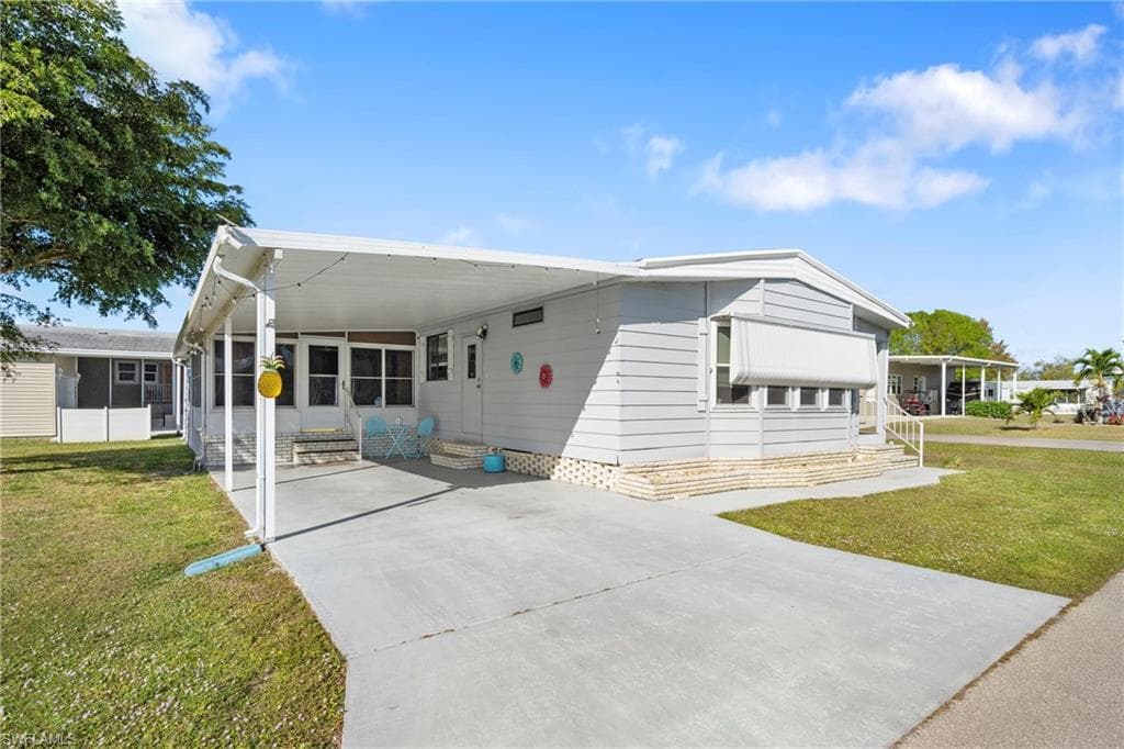 9814 Creekwood LN FORT MYERS, FL 33905