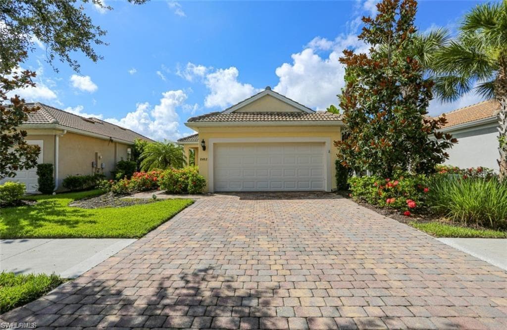 8482 Karina CT NAPLES, FL 34114