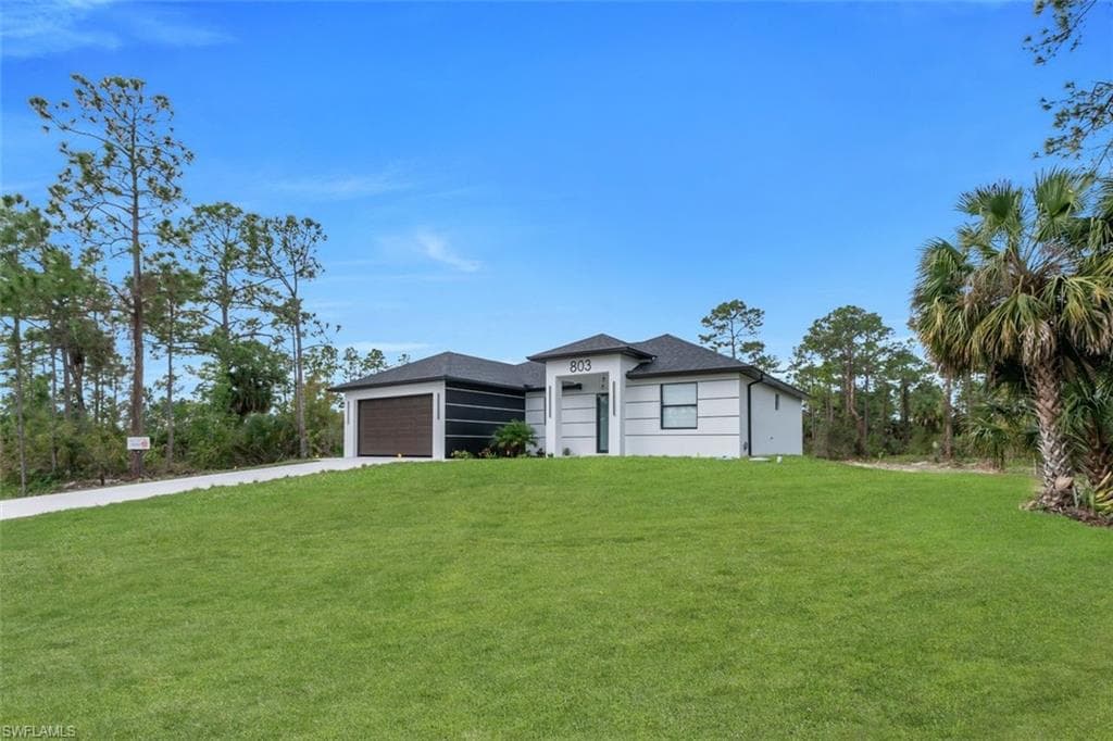 803 Desoto AVE LEHIGH ACRES, FL 33972