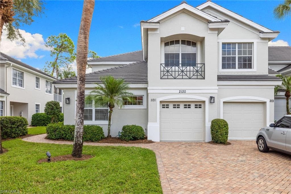 2120 Aberdeen LN 101 NAPLES, FL 34109