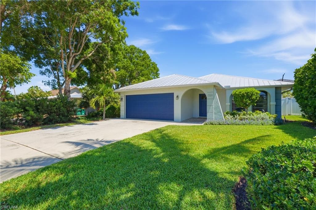 521 102nd AVE N NAPLES, FL 34108