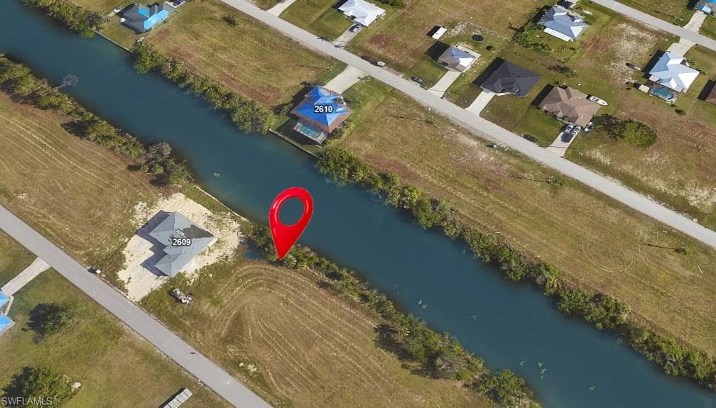 2605 NE 5th PL CAPE CORAL, FL 33909