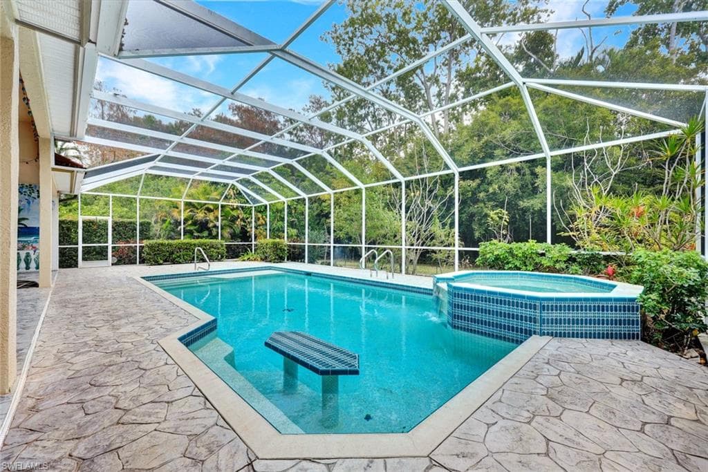 440 Henley DR NAPLES, FL 34104