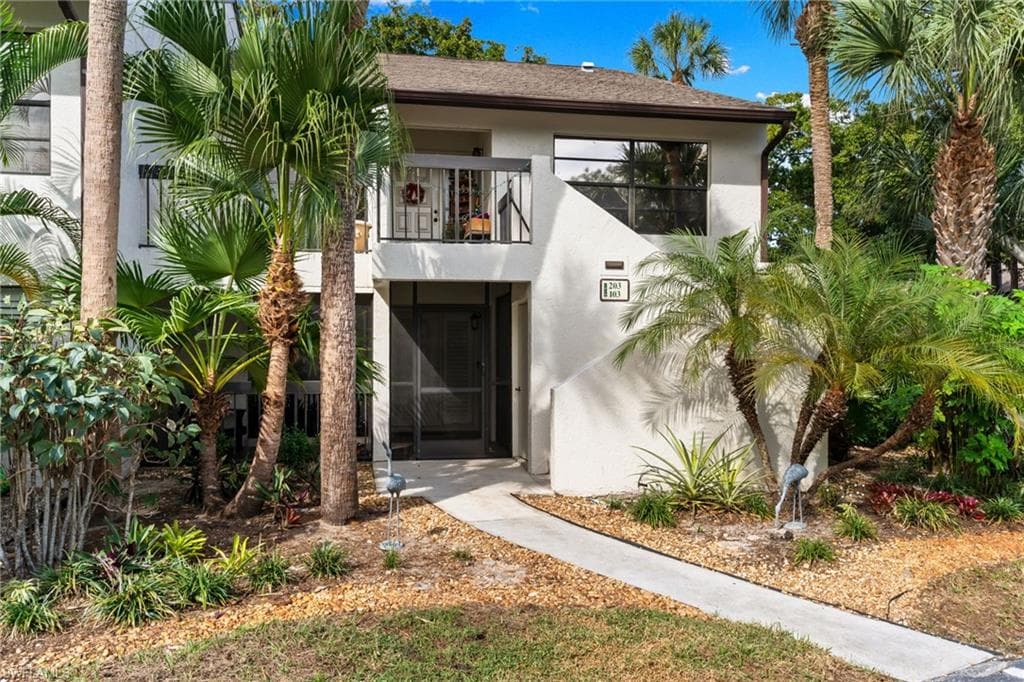 1818 Kings Lake BLVD 103 NAPLES, FL 34112