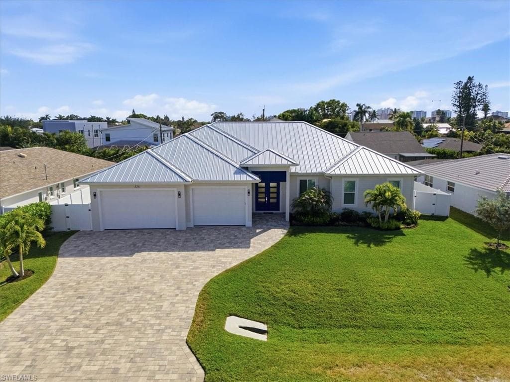 526 104th AVE N NAPLES, FL 34108