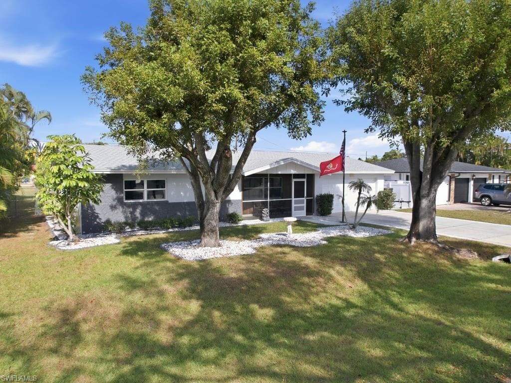 2261 Ivy AVE FORT MYERS, FL 33907
