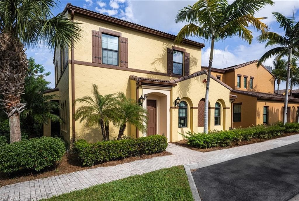 9077 CAPISTRANO ST N 4702 NAPLES, FL 34113