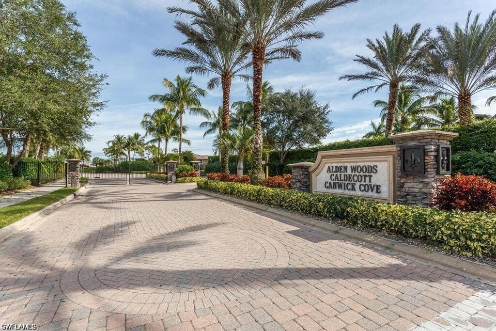 6689 Alden Woods CIR 202 NAPLES, FL 34113