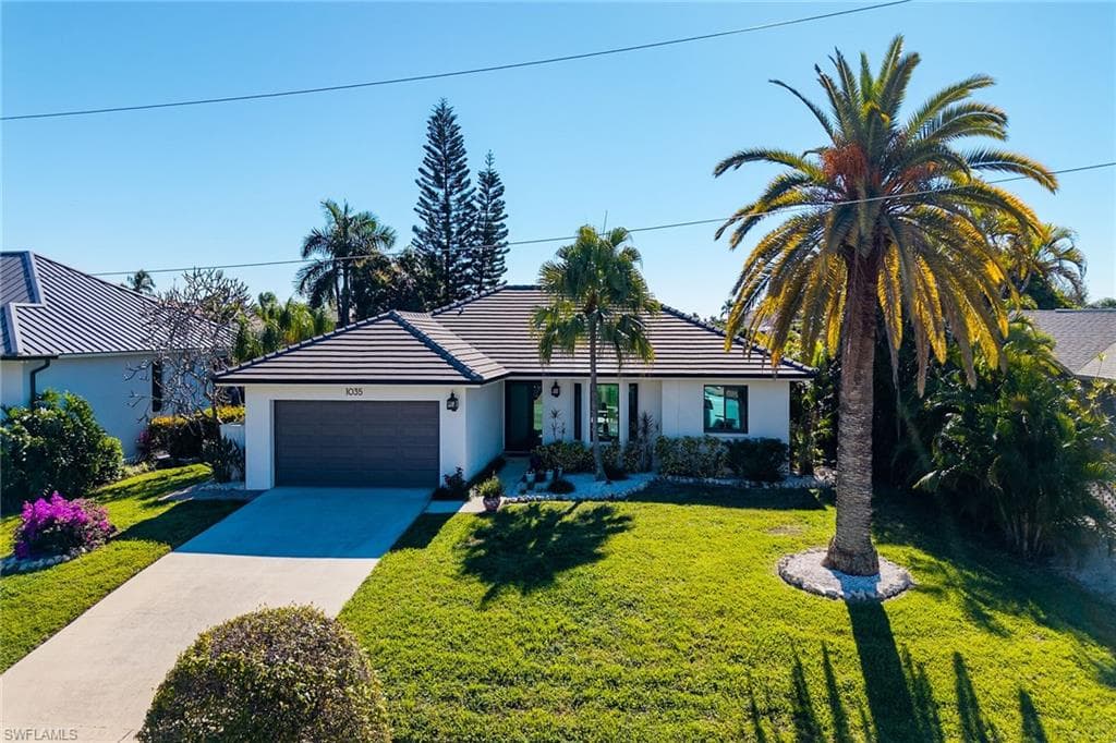 1035 Admiralty CT MARCO ISLAND, FL 34145
