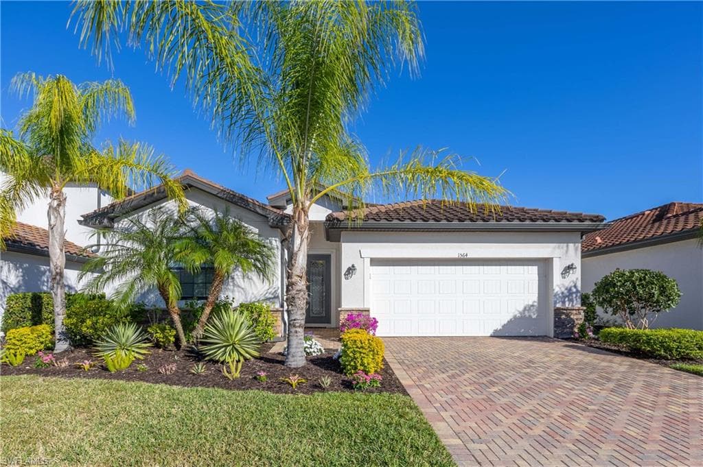 1564 Vizcaya LN NAPLES, FL 34113