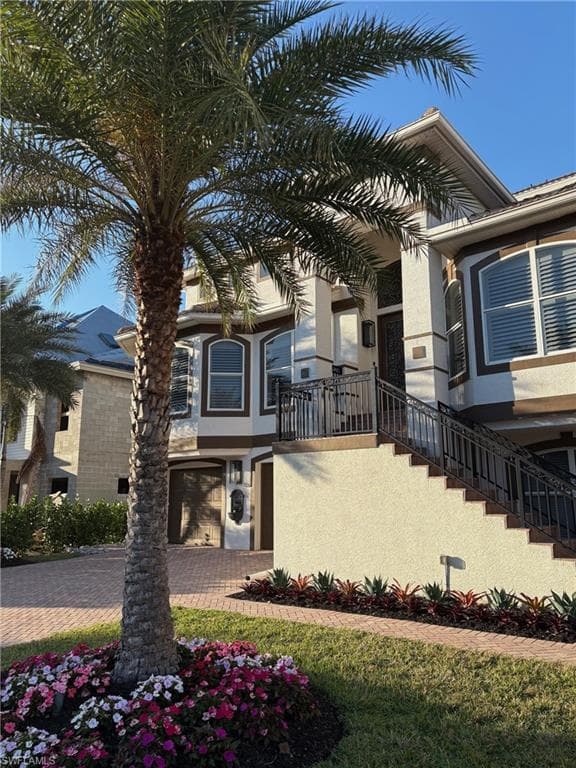 225 Egret AVE NAPLES, FL 34108