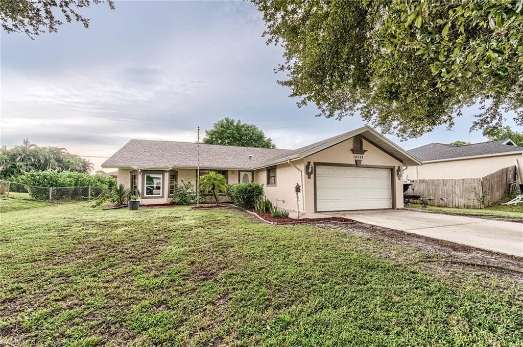 18257 Huckleberry RD FORT MYERS, FL 33967