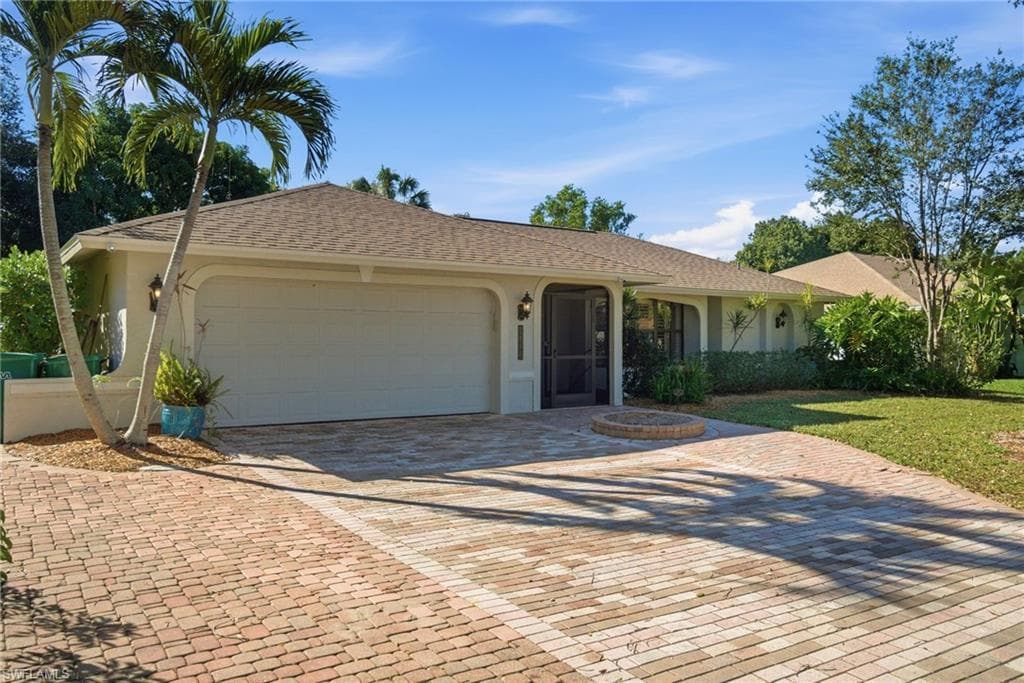 2644 River Reach DR NAPLES, FL 34104