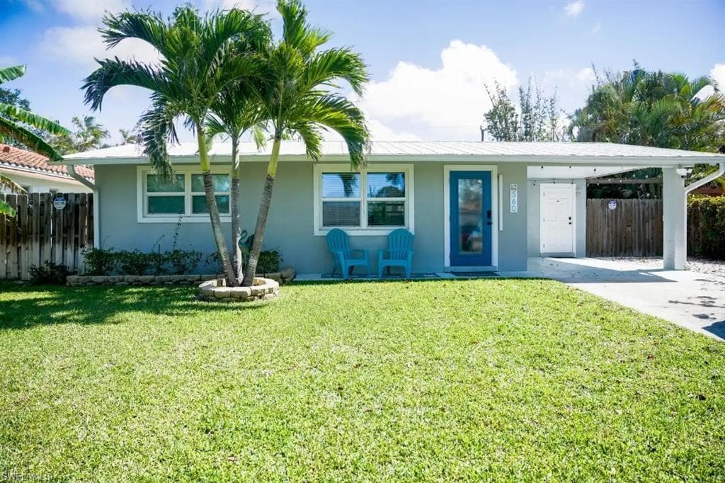 560 E Valley DR BONITA SPRINGS, FL 34134