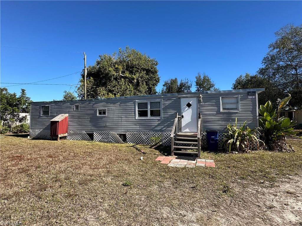 7849 Suncoast DR NORTH FORT MYERS, FL 33917
