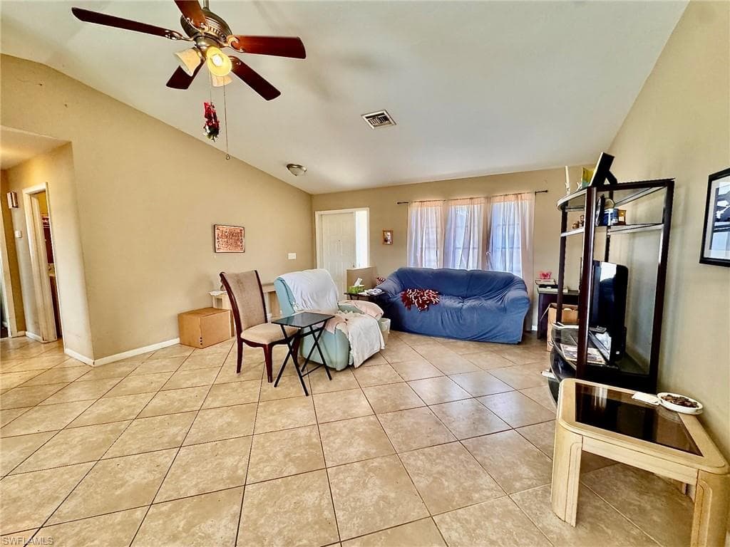 214 NE 9th CT CAPE CORAL, FL 33909