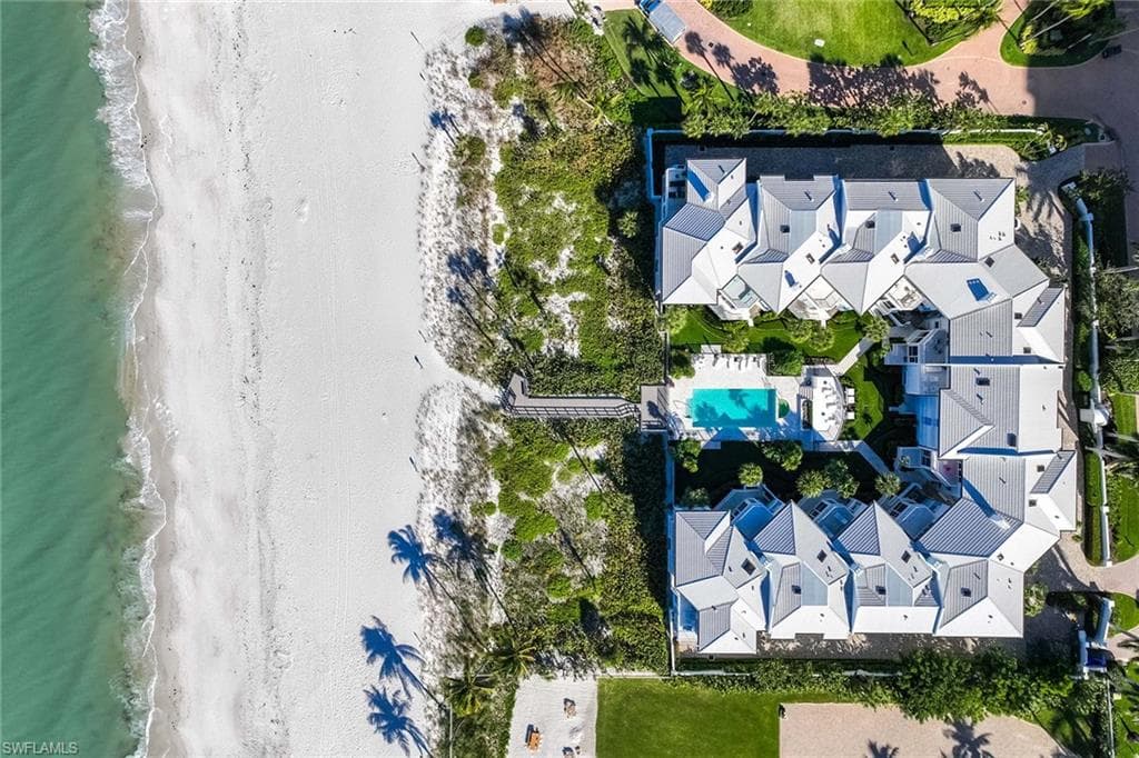 70 Seagate DR NAPLES, FL 34103