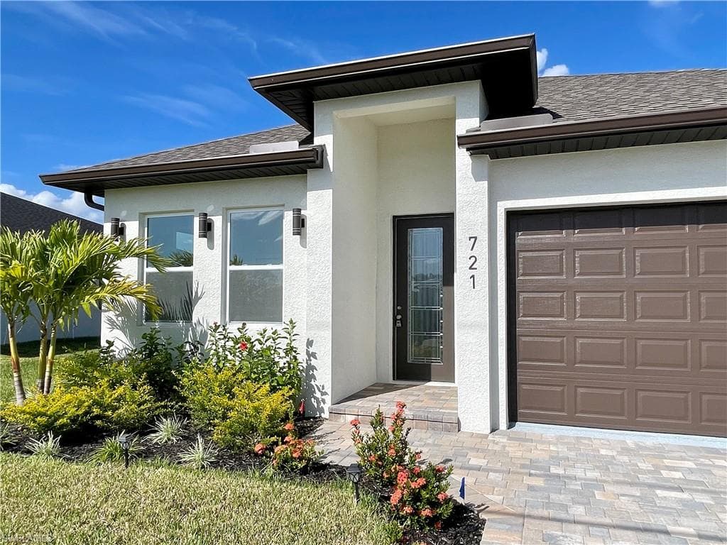 721 NE 11th TER CAPE CORAL, FL 33909